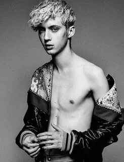 Troye Sivan's New Photos (39/225) - Free2Music