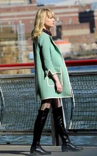 Celebrities in Boots: Emma Stone in Stuart Weitzman Over The