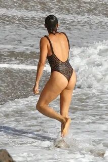 Paula Patton Is out for a swim in Malibu Beach - Celebzz - C