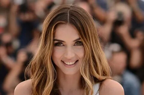 Ana de Armas Hot Bikini Pictures - Sexy Babe Bel Of Knock Kn