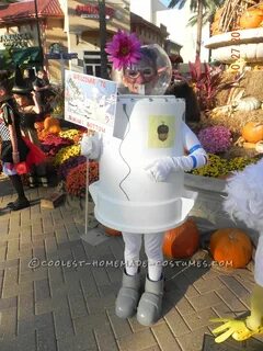 Coolest Sandy Cheeks Costume from SpongeBob Squarepants Hall