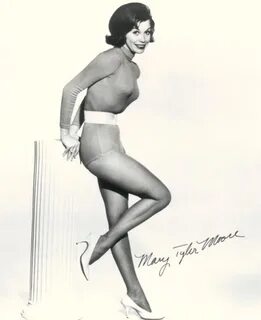 Mary Tyler Moore Pinup Shots of Classic TV Stars Purple Clov