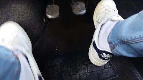 0033 Fiat cranking and pedal pumping in adidas stan smith - 