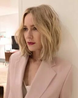 Naomi Watts's Clean Beauty Routine Naomi watts hair, Celebri