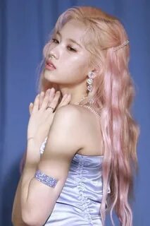 Twice-Sana #Feel_Special Blonde hair looks, Pink hair, Girl