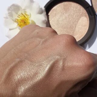 BECCA x JACLYN HILL Shimmering Skin Perfector ® Pressed CHAM