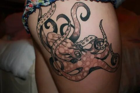 35+ Beautiful Octopus Thigh Tattoos