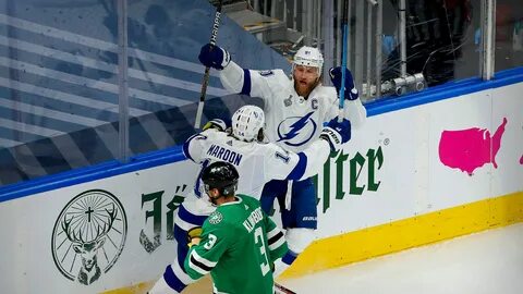 NHL playoffs: Lightning's Steven Stamkos scores in return vs