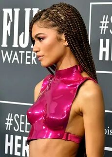 Senda muchachota! El atuendo "metálico" de Zendaya que te al