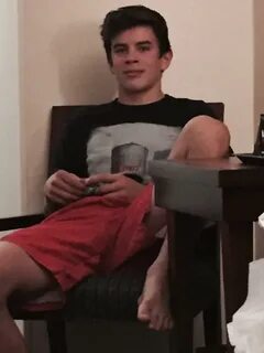 Hayes Grier в Твиттере: "When you see that person you hate i