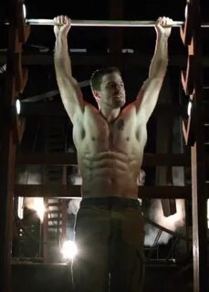 STEPHEN AMELL Arrow workout, Hip hop workout, Superhero work