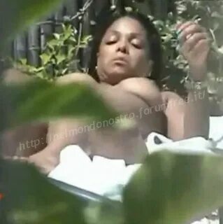 Janet Jackson filmed fully Naked while sunbathing in the gar