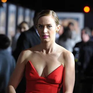 Slideshow - Emily Blunt Fans Image Gallery