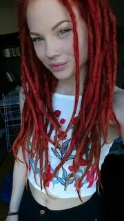 Red dreadlocks Dreadlocks girl, Red dreads, Dread hairstyles