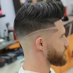 Männer Frisuren 2018 - trendige Pompadour Frisur für Herren 