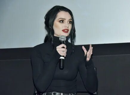 Paige Says Her WWE Contract Expires in June 2022 After Rumor