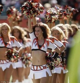 cheerleader with no underwear xPornNakedx