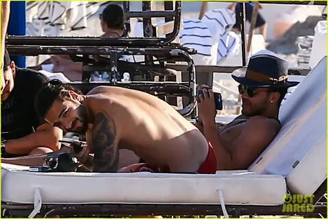 Maluma & Prince Royce Go Shirtless on Vacation in Miami!: Ph