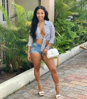 Shenseea Feet (44 photos) - feet.wiki