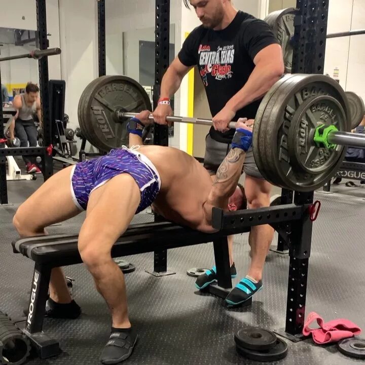Garrett Fear sanoo Instagramissa: "166kg/365lbs and 173kg/380lbs bench...