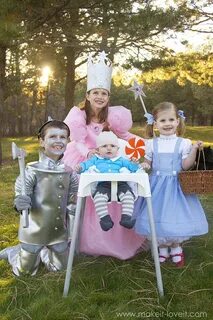 Halloween Costumes 2014: The whole 'Wizard of Oz' gang! (.pl