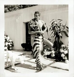 gary cooper... i don't know whats going on here, but its awe