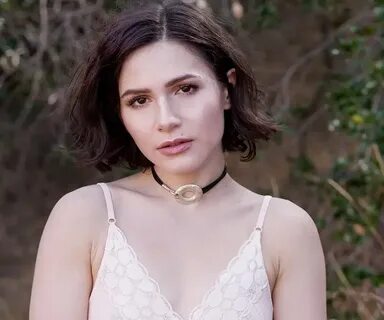 Erin Sanders - Film & Theater Personalities, Family, Childho