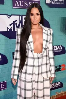 Every Time Celebrities Nailed the Long-AF Hair Trend Demi lo