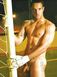 OMG, he's naked: Rafael Córdova - OMG.BLOG