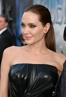 Angelina Jolie Angelina jolie hair, Angelina jolie photos, A