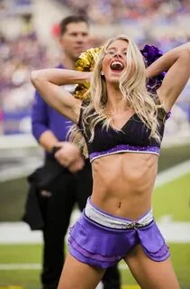 Pin by Beilin on Female belly button Nfl cheerleaders, Raven