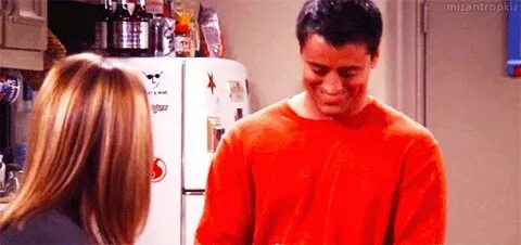 Friends pizza GIF - Find on GIFER