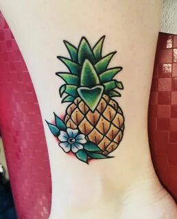 Pineapple #traditional Pineapple tattoo, Body art tattoos, T