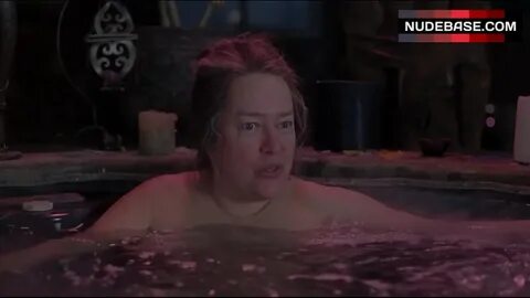 Kathy Bates Shows Nude Boobs and Butt - About Schmidt (1:47)