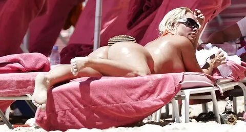 Nicole Coco Austin (Bikini on the Beach) - 41 Pics xHamster