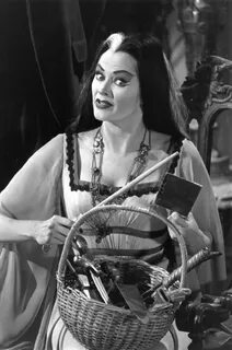 Pin by patchoulyjulie on Munsters Yvonne de carlo, The munst