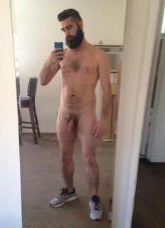 Bearded dude - Naked Guys Selfies