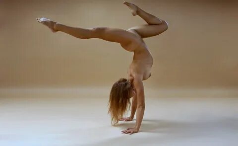 Красивые голые девушки гимнастки (59 фото) - порно фото