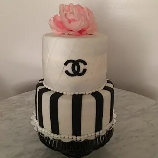 Simple Chanel cake #chanel #cake #love Chanel cake, 21st bir