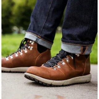 Danner. Vertigo 917 5" Boot. Light Brown. online fashion sho