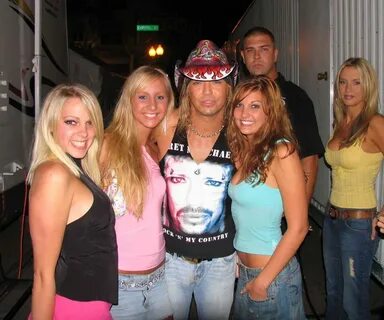 Honorary Douchebag of the Month: Bret Michaels " Hot Chicks 