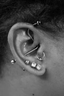 OMG PAINFUL!!!!!!!!!! Earings piercings, Cool ear piercings,