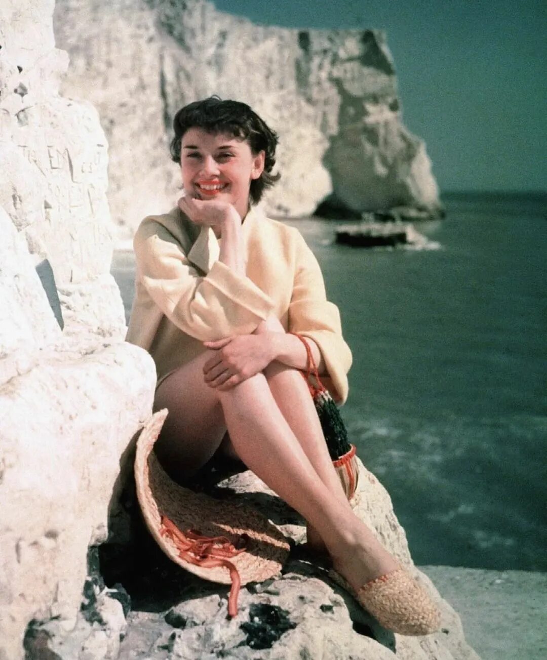 For Audrey в Instagram: "Happy 1st July! ☀ Here’s a young Audrey Hepbu...