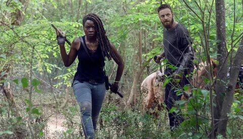 Michonne & Aaron Search for The Whisperers In Walking Dead E