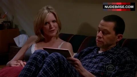 Courtney Thorne-Smith Sexy Scene - Two And A Half Men (1:09)