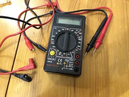 Простой мультиметр Mastech M838. 