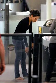 More Pics of Mila Kunis Skinny Jeans (2 of 9) - Mila Kunis L