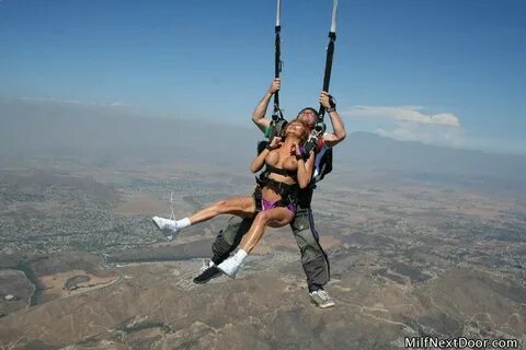 naked skydiving 16
