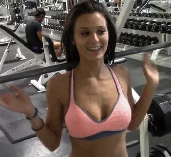 Gify - Tits At The Gym