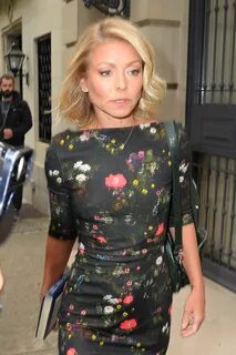 Index of /wp-content/uploads/photos/kelly-ripa/arriving-at-l